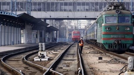 В Харьковской области почти на два часа остановилось движение поездов