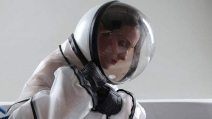 Ученые представили костюм для принятия ванны в космосе
