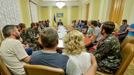 Порошенко: Силы АТО в Горловке освободили 17 заложников