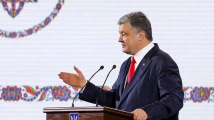 Порошенко назначил стипендии детям погибших журналистов