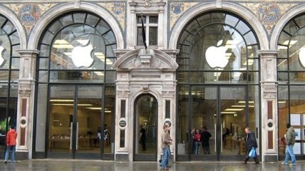 Apple хочет утроить число фирменных магазинов
