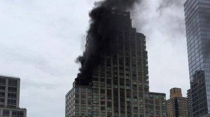 В Нью-Йорке произошел пожар в небоскребе