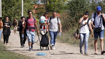Меркель обсудит в Турции ситуацию с беженцами и Сирию