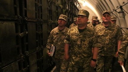 В Украине на военных складах строят железнобетонные "коконы"