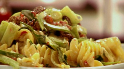 Салат с пастой карри