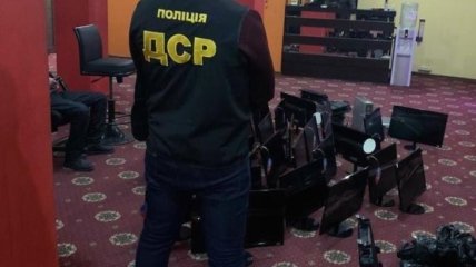 Столичная полиция за сутки обнаружила нарушения в 20 игорных заведениях