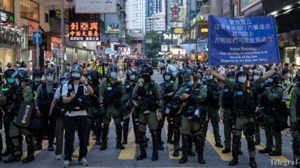 В Гонконге протестующие потребовали проведения выборов: задержаны сотни человек (Видео)