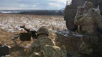 Боевики на Донбассе четыре раза обстреляли украинские позиции
