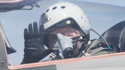 Порошенко совершил полет на истребителе МиГ-29