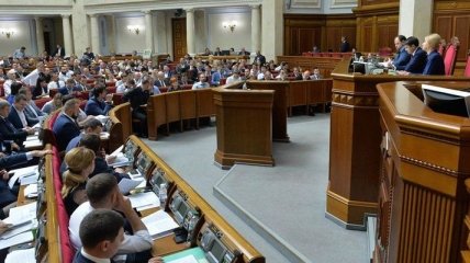 Київрада пропонує випробувати сенсорну кнопку для депутатів ВР