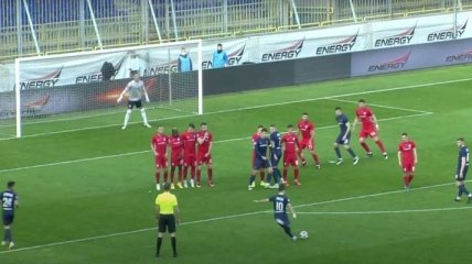 Прекрасный гол со штрафного - в обзоре матча "Днепр-1" - "Минай" (видео)