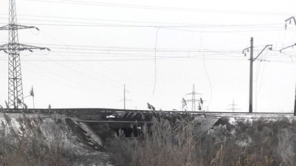 Террористы взорвали мост на Донецкой железной дороге