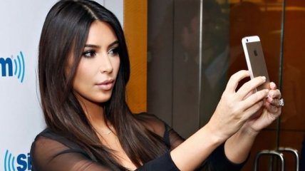 Очаровательная Ким Кардашьян раскрыла свои секреты идеальных селфи