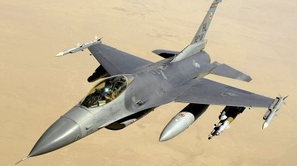 За штурвалы настоящих F-16 пилоты сядут еще не скоро