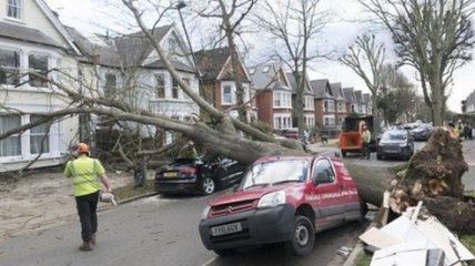В Британии бушует шторм "Дорис": тысячи домов без света