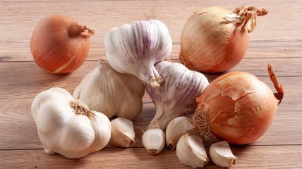 Лук и чеснок