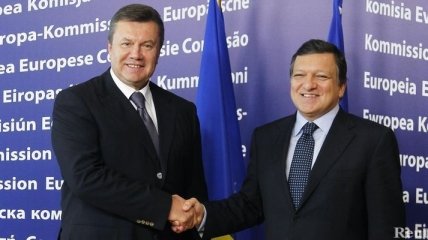 Янукович поговорил с Баррозу о евроинтеграции Украины 