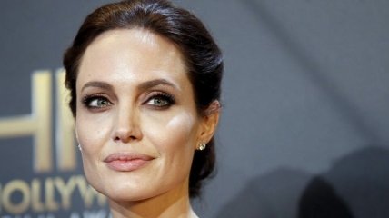 Анджелина Джоли пригласила Брэда Питта на празднование Хэллоуина