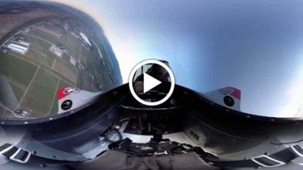 Полет на истребителе: 360-градусное видео из кабины пилота