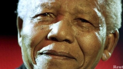 Нельсону Манделе сделана операция на желчном пузыре