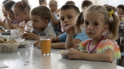 Діти з сиротинця у Донецькій обл. у таборі в Ростовській області