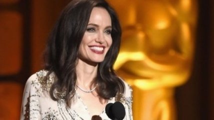 Блестящая Анджелина Джоли стала звездой Governors Awards 2017 