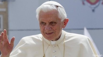 Папа Римский Бенедикт XVI лишил сана 400 священников