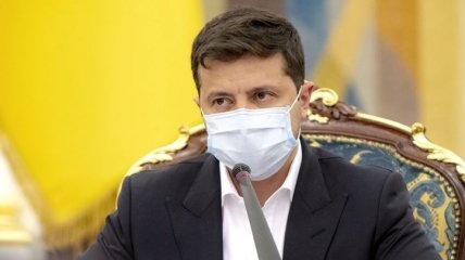 У статті для FT Зеленський написав про російських маріонеток, які стоять за скандальним рішенням КСУ