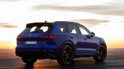 Машина для энтузиастов: Volkswagen анонсировал выход нового Touareg R