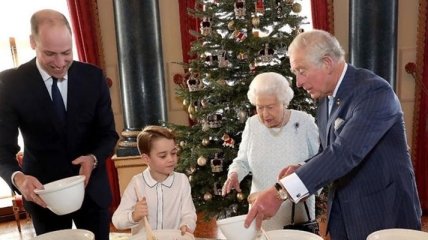 С новым десятилетием!: королевская семья представила новую праздничную открытку (Фото)