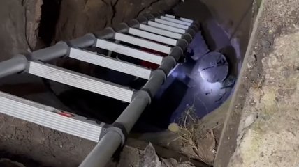 Яма за домом