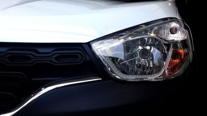 Renault представила електрокар-трансформер з бездротовою зарядкою