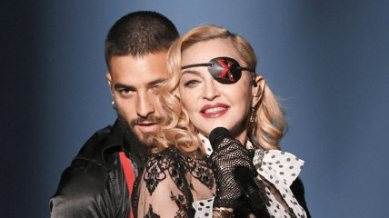 Шоу на 5 миллионов: Мадонна выступила на премии Billboard Music Awards (Видео)