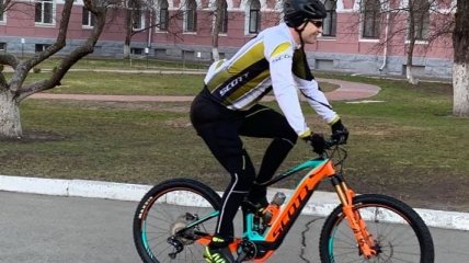 Выборы 2019: Кличко поехал голосовать на велосипеде