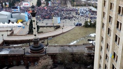 ФСБшники избили аспиранта МГУ за размахивание украинским флагом