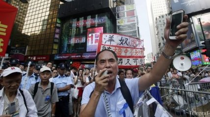 Участники массовых выступлений в Гонконге разберут часть баррикад