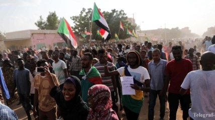 "Демонтаж режима": новые власти Судана распустили партию экс-президента