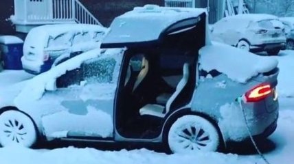 Как реагирует электромобиль Tesla Model X на 40-градусный мороз (Видео)