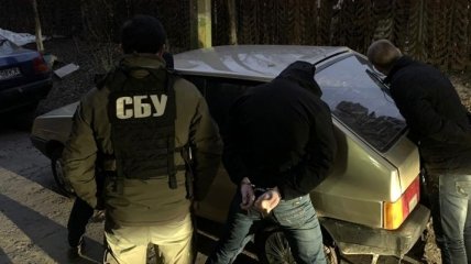 На Киевщине задержали на взятке полицейского