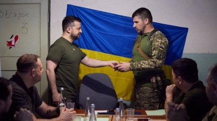 Владимир Зеленский присвоил воинское звание бригадного генерала полковнику Андрею Гнатову
