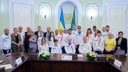 Харьковских паралимпийцев поздравили в горсовете