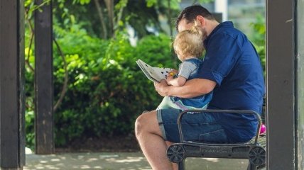 Не перегружайте ребенка: почему важно читать детям книги с простым текстом
