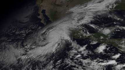 Как выглядит свирепый ураган "Патрисия" с космоса (Видео)