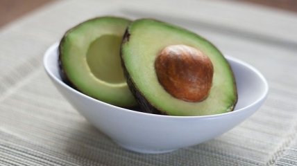 Диетологи рассказали, как авокадо помогает худеть