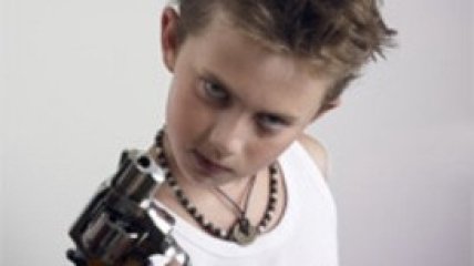 Детям раздали лицензии на оружие