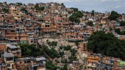 Обратная сторона Рио: Прогулка по трущобам "города карнавалов" (Фото)