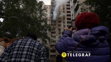 Пошкоджена багатоповерхівка у Печерському районі столиці