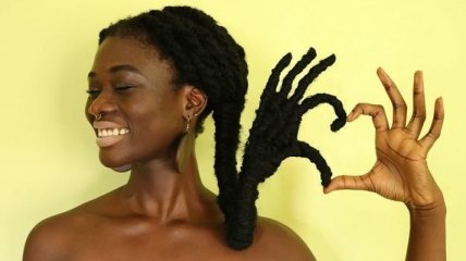 Девушка создает невероятные фигуры из собственных волос (Фото)