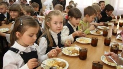 Госпотребслужба обнаружила нарушения организации питания в ряде школ Киева