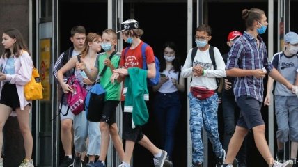 Пандемия COVID-19 : в Украине новый рекорд по заражениям